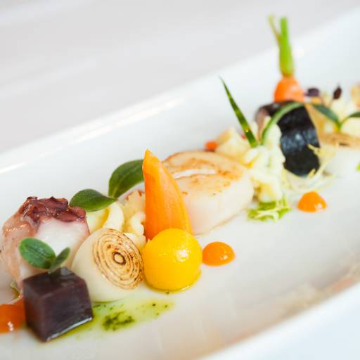 Fisch und buntes Gemüse im Restaurant Gutshof Itterbach