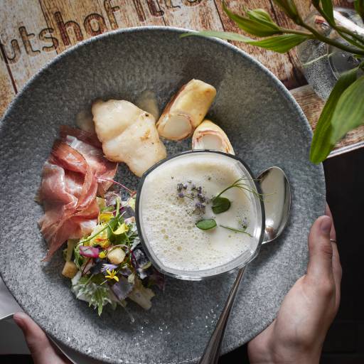 Vorspeise Cremesuppe im Gutshof Itterbach Restaurant