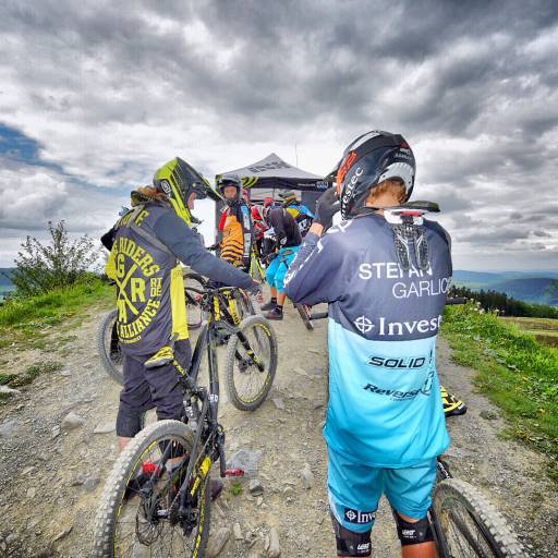 Dirt Jump oder Steilkurve testen im Mountainbike-Parcours Willingen.