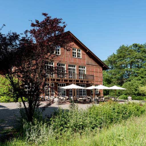 Außenansicht mit Terrasse des Gutshof Itterbach